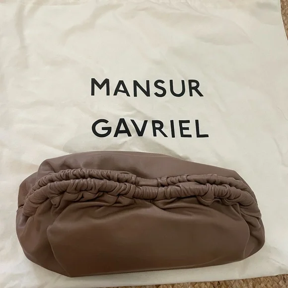 Mansur Gavriel Oversized Cloud Clutch in Biscotto - Picture 3 of 8